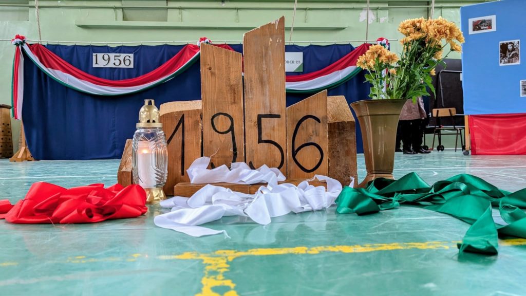 Méltó megemlékezés 1956 hőseiről a Szent Gellért Katolikus Iskolában