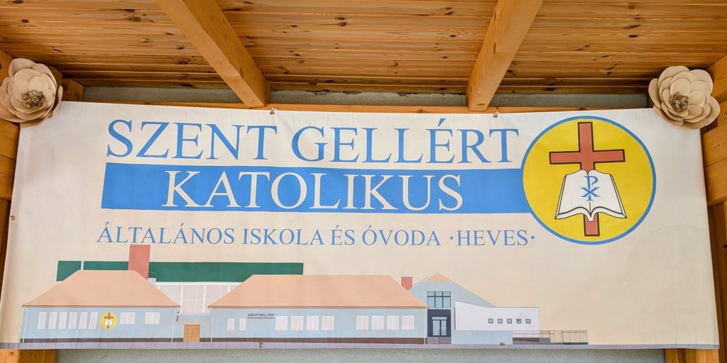 KÖSZÖNETNYILVÁNÍTÁS